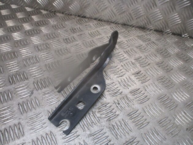 2019 GENUINE VW GOLF MK7.5 FRONT LEFT PASSENGER SIDE BONNET HINGE 5G0823301B