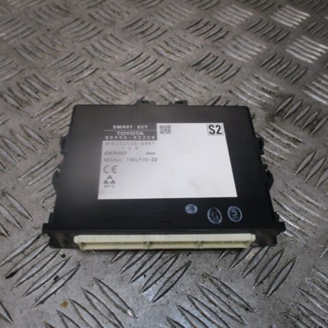 2014 GENUINE TOYOTA AURIS HYBRID ECU SMART KEY MODULE 89990-02220