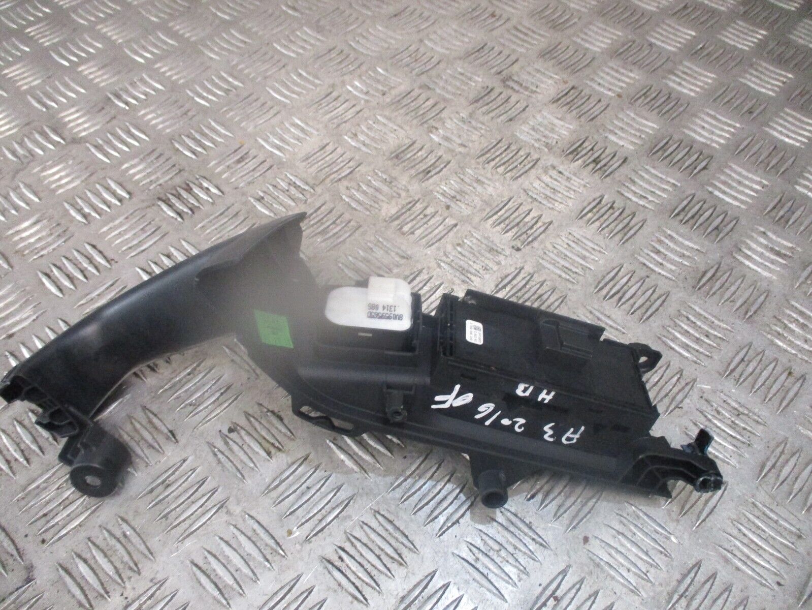 2016 GENUINE AUDI 8V FRONT RIGHT DRIVER SIDE WINDOW SWITCH 8V0959851E - Image 3