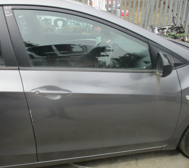 2014 GENUINE HYUNDAI I30 FRONT RIGHT DRIVER SIDE BARE SHELL DOOR OSF