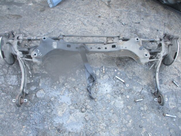 2017 GENUINE HYUNDAI I40 1.7TDI DIESEL REAR COMPLETE AXLE - Image 2