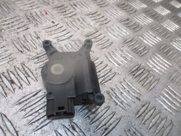 2017 GENUINE VW GOLF MK7 HEATER FLAP ACTUATOR MOTOR 5Q0907511L - Image 2