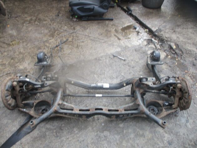 2016 GENUINE VW GOLF MK7 REAR AXLE - Image 2