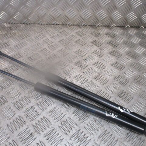 2017 GENUINE VW GOLF MK7 REAR TAILGATE BOOT STRUTS 5G6827550C