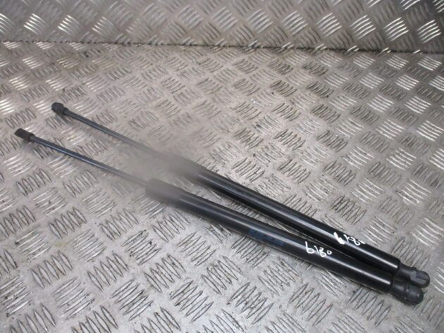 2017 GENUINE VW GOLF MK7 REAR TAILGATE BOOT STRUTS 5G6827550C - Image 2
