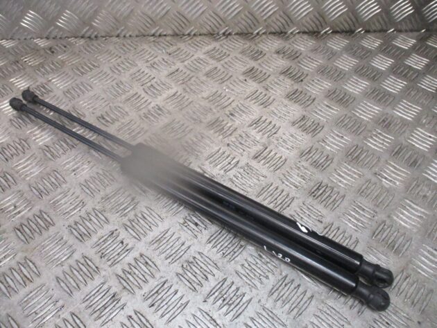 2017 GENUINE VW GOLF MK7 REAR TAILGATE BOOT STRUTS 5G6827550C - Image 3