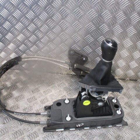 2017 VW GOLF MK7 6 SPEED MANUAL GEAR SHIFTER SELECTOR MECHANISM 5Q0711049AQ OEM