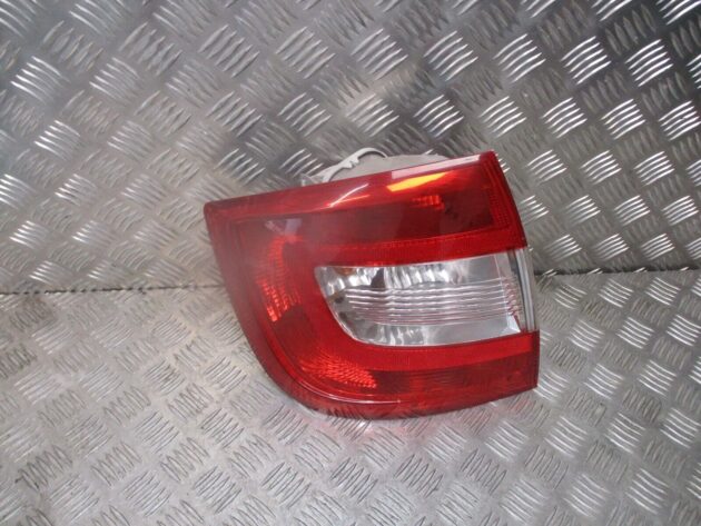 2013 GENUINE SKODA RAPID REAR LEFT PASSENGER SIDE TAILLIGHT LAMP 5JH945095 - Image 2