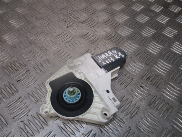 2013 GENUINE VW SHARAN REAR LEFT PASSENGER SIDE WINDOW MOTOR 8K0959801B - Image 3