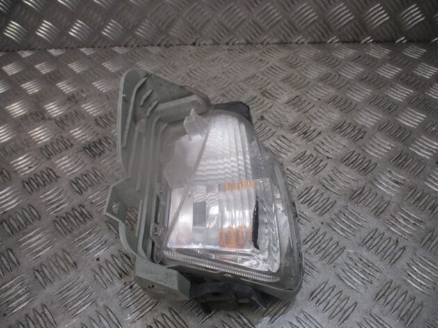 2012 GENUINE TOYOTA PRIUS FRONT RIGHT DRIVER SIDE FOG LIAGHT LAMP OSF