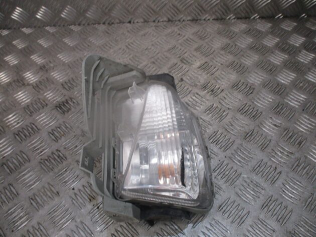 2012 GENUINE TOYOTA PRIUS FRONT RIGHT DRIVER SIDE FOG LIAGHT LAMP OSF - Image 2