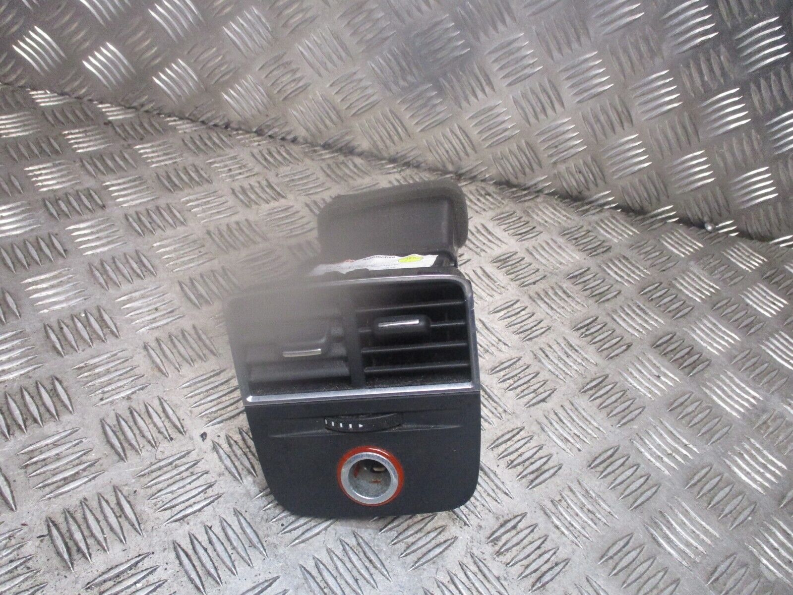 2015 GENUINE AUDI A3 8V REAR CENTRE CONSOLE HEATER AC AIRVENTS 8V0857042