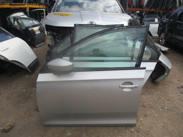 2013 GENUINE SKODA RAPID FRONT LEFT PASSENGER SIDE BARE SHELL DOOR NSF - Image 2