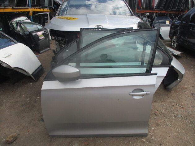 2013 GENUINE SKODA RAPID FRONT LEFT PASSENGER SIDE BARE SHELL DOOR NSF - Image 3