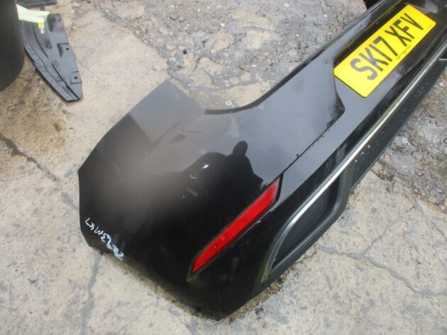 2018 GENUINE VW GOLF MK7.5 REAR COMPLETE BUMPER WITH PARKING SENSOR - Image 3