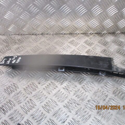 2018 SEAT LEON 5DR DRIVER SIDE REAR DOOR GLASS TRIM 5F4839902