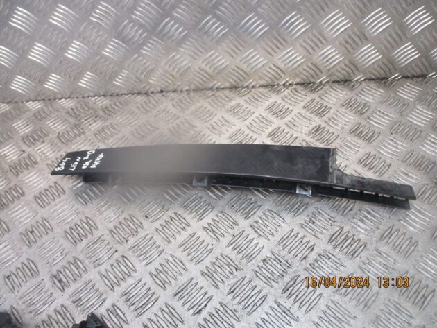 2018 SEAT LEON 5DR DRIVER SIDE REAR DOOR GLASS TRIM 5F4839902 - Image 2