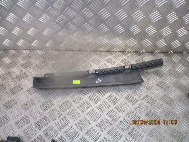 2018 SEAT LEON 5DR DRIVER SIDE REAR DOOR GLASS TRIM 5F4839902 - Image 3