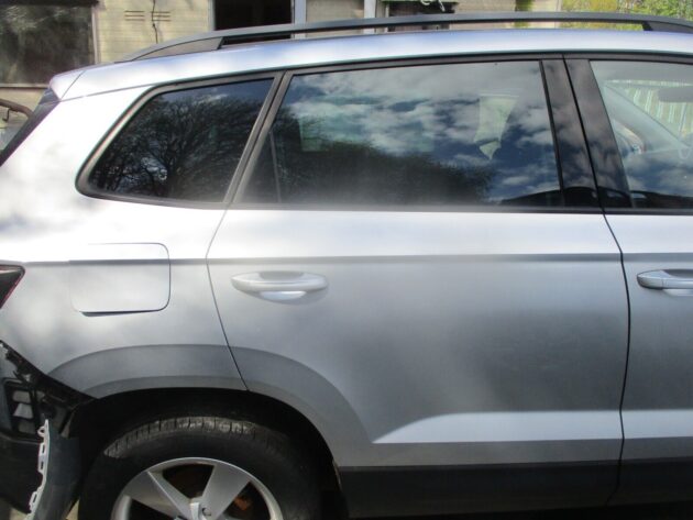 2018 GENUINE SKODA KAROQ REAR RIGHT DRIVER SIDE BARE SHELL DOOR - Image 3