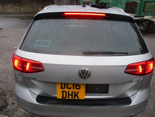 2016 GENUINE VW PASSAT B8 ESTATE REAR BARE SHELL TAILGATE BOOT LID - Image 3
