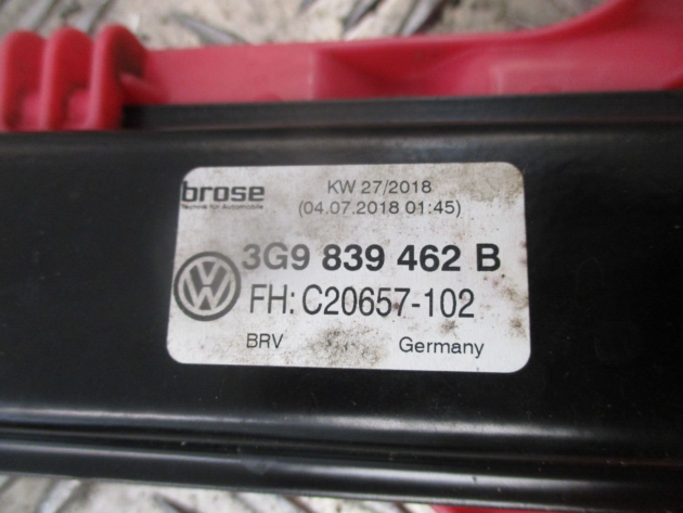 2016 GENUINE VW PASSAT B8 REAR RIGHT DRIVER SIDE WINDOW REGULATER 3G9839462B - Image 2