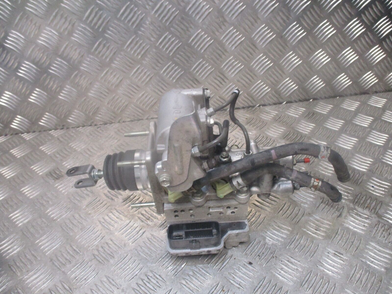 2015 GENUINE TOYOTA PRIUS ABS PUMP CONTROL UNIT MODULE 47210-47450 - Image 3