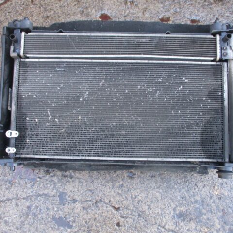 2010 GENUINE TOYOTA AURIS 1.8 HYBRID RADIATOR RAD PACK 16040-0T490