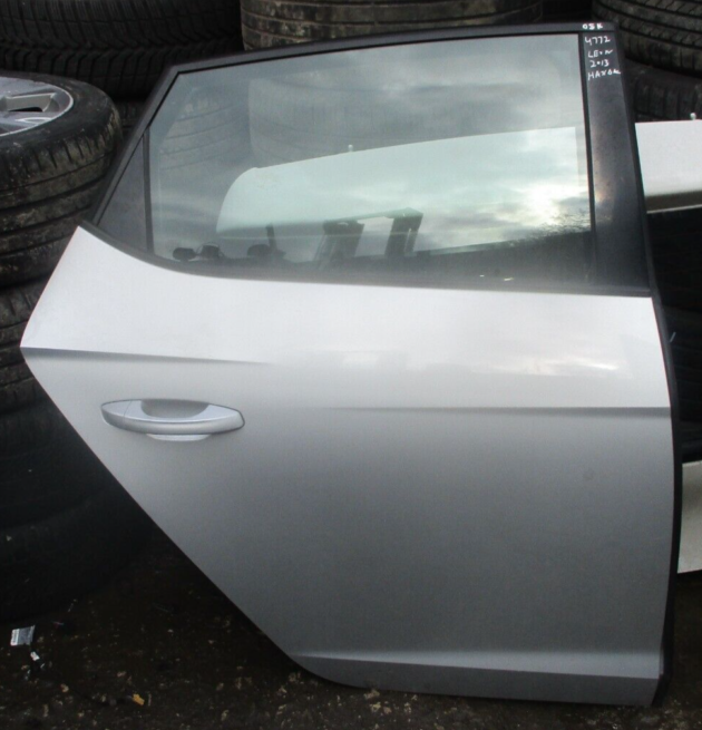 2013 GENUINE SEAT LEON HATCHBACK REAR RIGHT DRIVER SIDE BARE SHELL DOOR