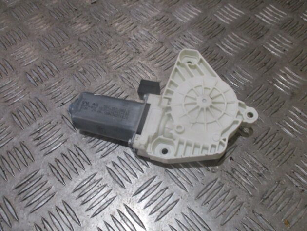 2015 VW GENUINE GOLF MK7 FRONT RIGHT DRIVER SIDE WINDOW MOTOR 5Q0959802B