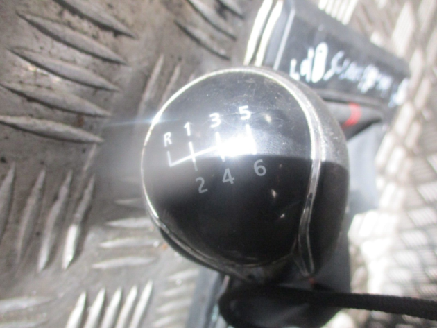 2014 GENUINE SEAT LEON 6 SPEED GEAR KNOB & GAITER 5F2863283A - Image 2