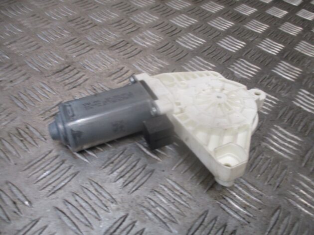 2016 GENUINE VW PASSAT B8 FRONT LEFT PASSENGER SIDE WINDOW MOTOR 5Q4959801B - Image 2