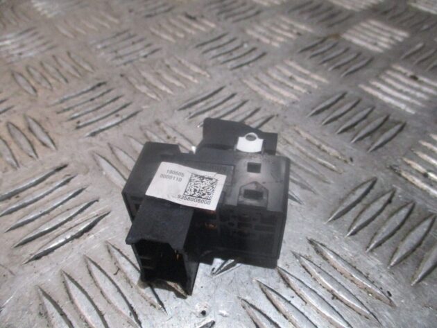 2019 GENUINE KIA PICANTO 5DR FRONT LEFT PASSENGER SIDE WINDOW SWITCH 93575G500 - Image 3