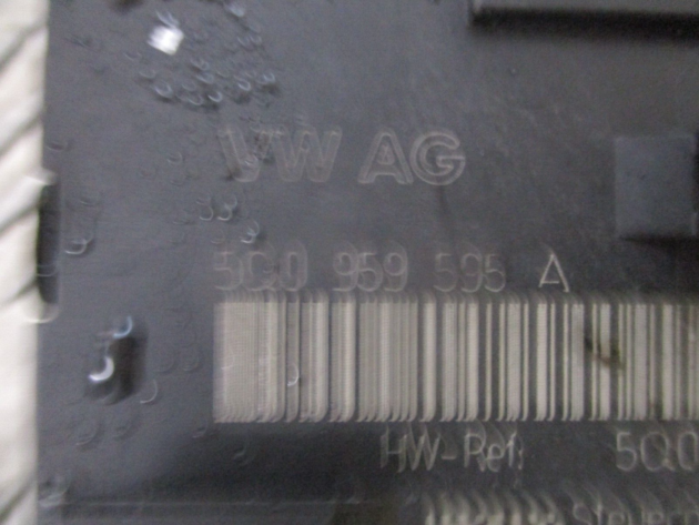 2013 GENUINE AUDI A3 8V REAR RIGHT DRIVER SIDE DOOR CONTROL MODULE 5Q0959595A - Image 2