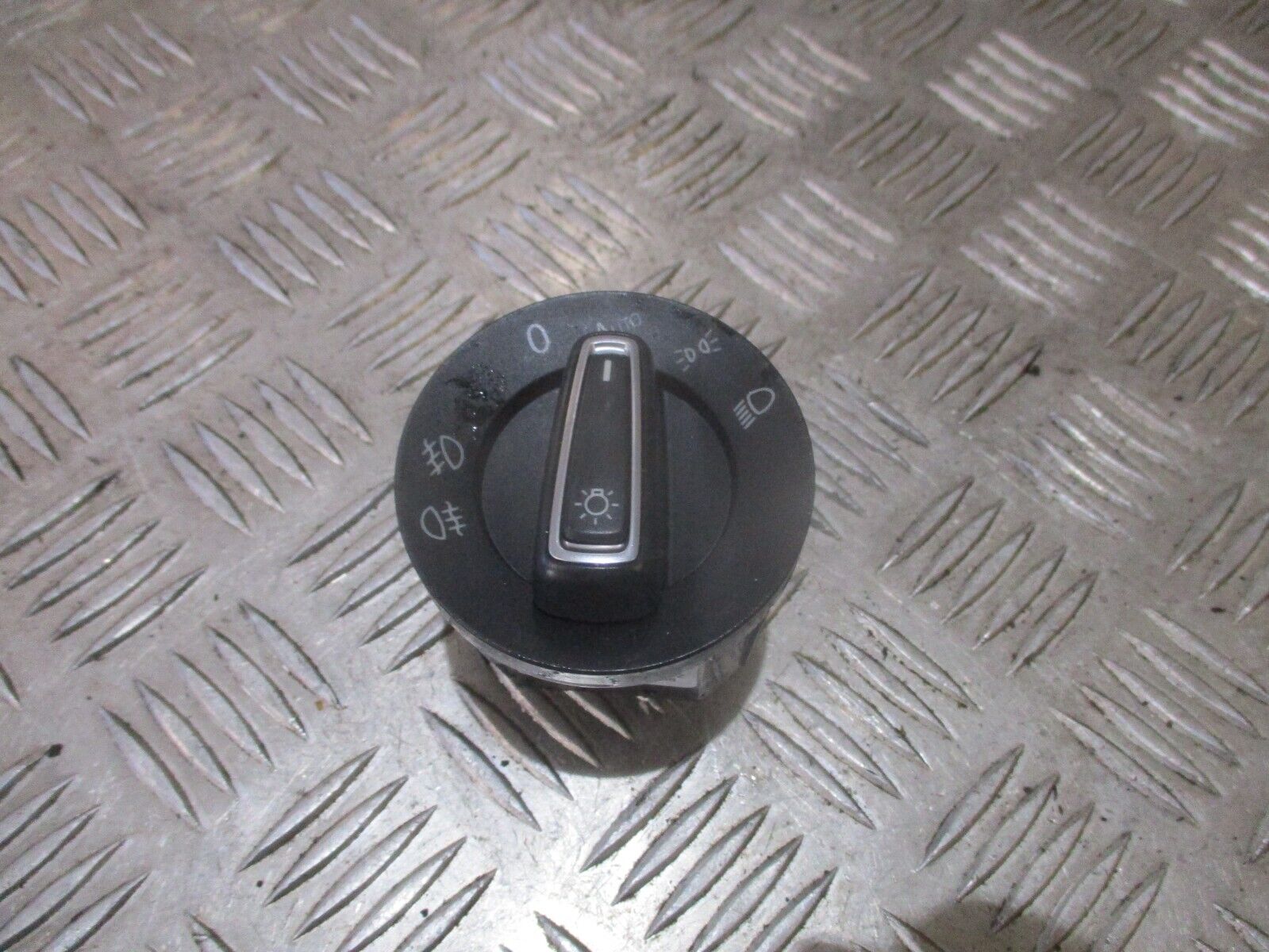 2015 GENUINE VW GOLF MK7 HEADLIGHT ADJUTSER SWITCH 5G0941431BD - Image 3