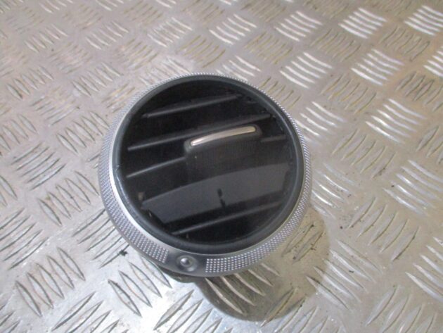 2012 GENUINE AUDI A3 8P FRONT DASHBOARD AIR VENT 8P0820901C