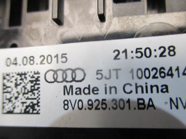 2016 GENUINE AUDI A3 8V HAZARD WARNING LIGHT SWITCH PANEL 8V0925301BA - Image 3