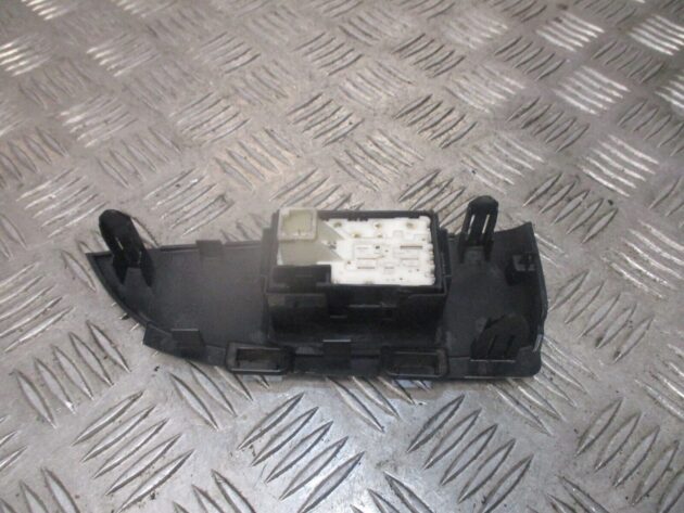 2012 GENUINE TOYOTA PRIUS REAR LEFT PASSENGER SIDE WINDOW SWITCH 74272-47060 - Image 3