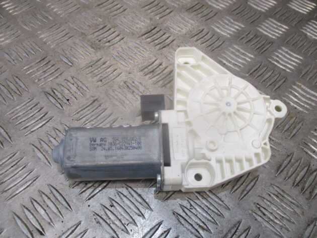2016 GENUINE VW PASSAT B8 FRONT RIGHT DRIVER SIDE WINDOW MOTOR 5Q4959802B - Image 2