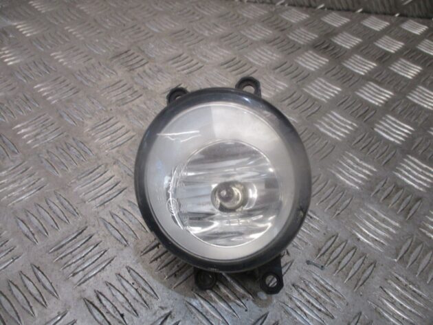 2011 GENUINE TOYOTA PRIUS FRONT RIGHT DRIVER SIDE FOG LIGHT LAMP 81210-0D041 - Image 2