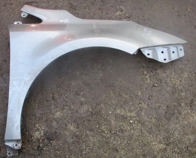 2015 GENUINE TOYOTA AVENSIS SALOON FRONT RIGHT DRIVER SIDE WING FENDER