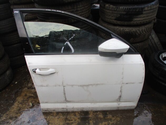 2016 GENUINE SKODA OCTAVIA FRONT RIGHT DRIVER SIDE BARE SHELL DOOR OSF - Image 3