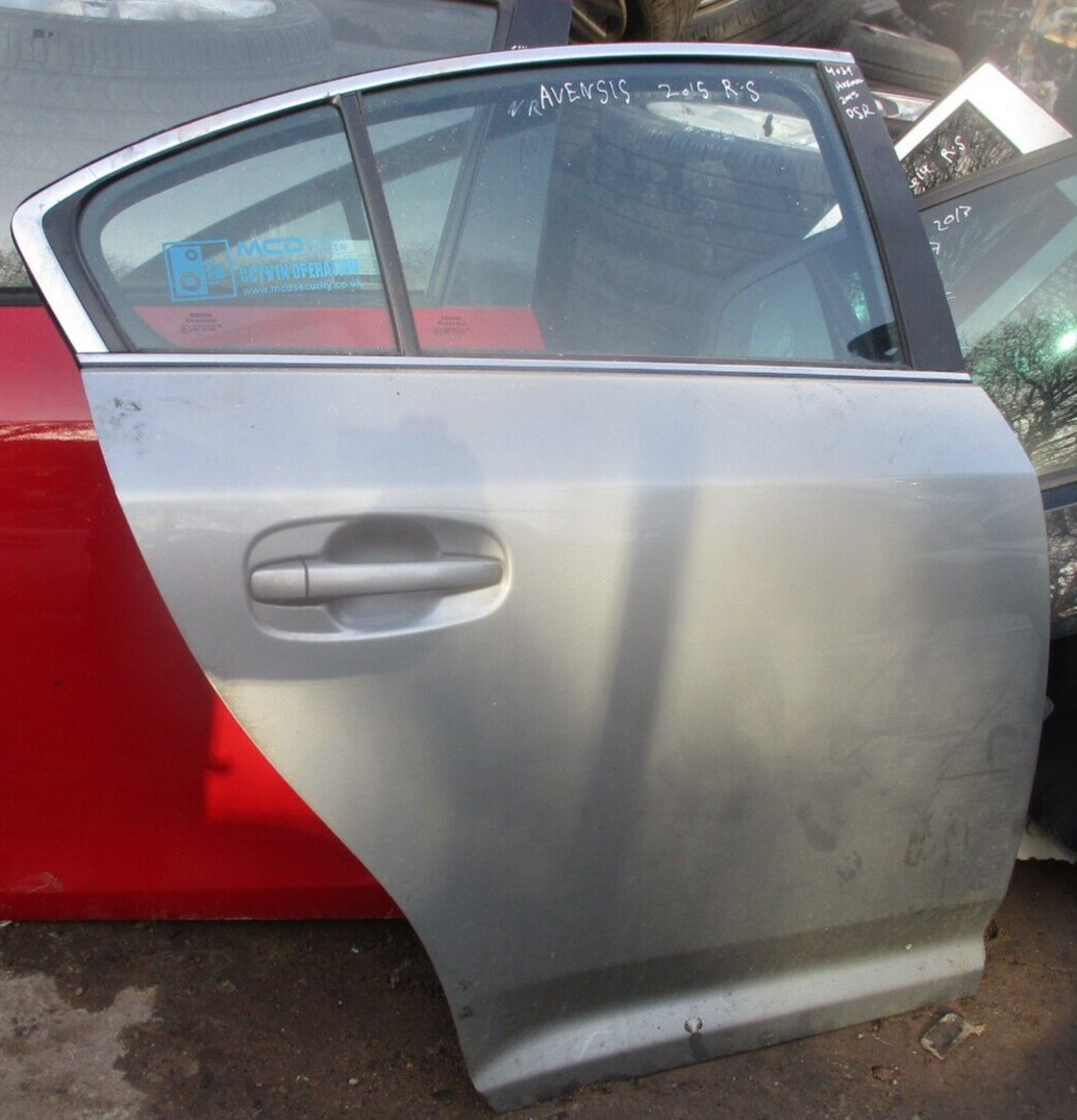 2015 GENUINE TOYOTA AVENSIS SALOON REAR RIGHT DRIVER SIDE BARE SHELL DOOR