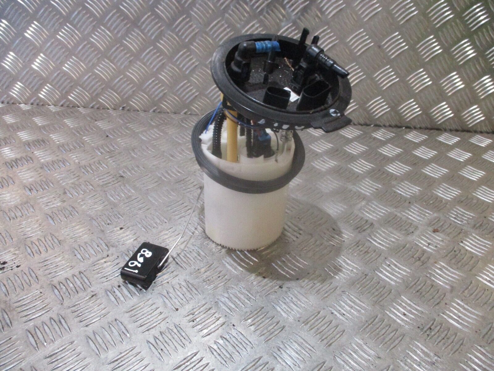 2015 GENUINE VW GOLF MK7 IN TANK FUEL PUMP SENDER UNIT 5Q0919050AE