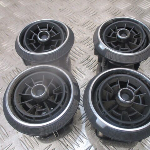 2018 GENUINE AUDI Q24 X FRONT RIGHT DRIVER SIDE DASHBOARD AIRVENTS 81A820901E
