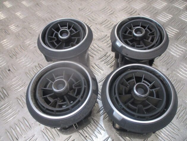 2018 GENUINE AUDI Q24 X FRONT RIGHT DRIVER SIDE DASHBOARD AIRVENTS 81A820901E