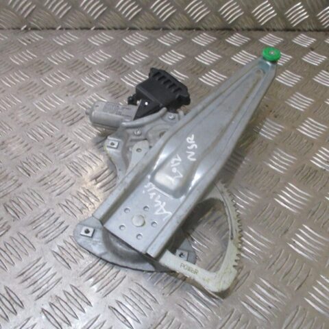 2012 GENUINE TOYOTA AURIS REAR LEFT PASSENGER SIDE WINDOW MOTOR 85701-02010