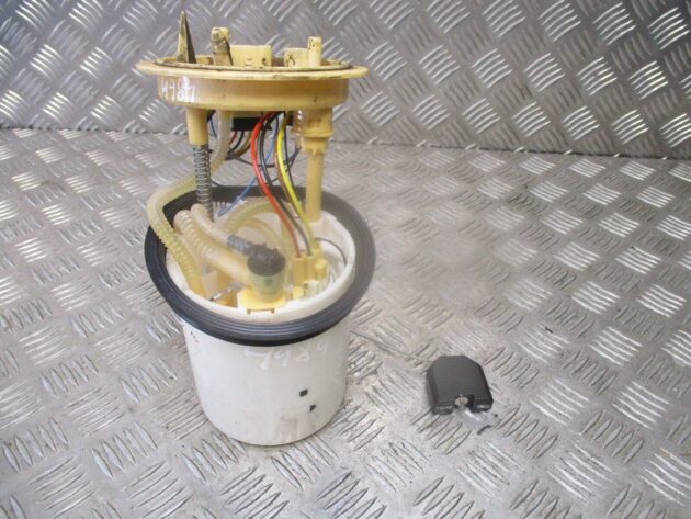 2015 GENUINE VW PASSAT B8 IN TANK FUEL PUMP SENDER UNIT 3Q0919050