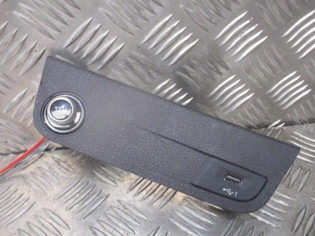 2018 GENUINE AUDI Q2 INTERIOR TRIM WITH USB PORT 81C863263A