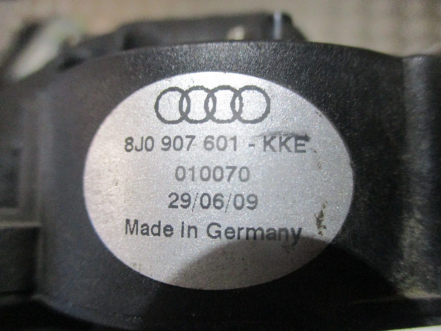 2012 GENUINE AUDI VW SCIROCCO ACTUATOR FOR IMPACT SOUND 8J0907601KKE - Image 2