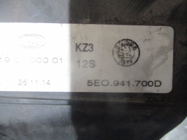 2014 SKODA OCTAVIA HATCHBACK FRONT DRIVER SIDE FOG LIGHT LAMP 5E0941700D - Image 3